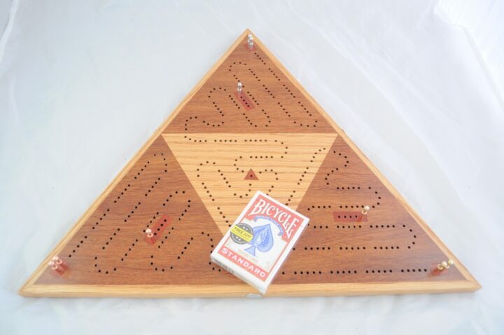 Triangle 3 Player Cribbage Race Board - Cumaru & Red Oak with Padauk Inlays Top Playing