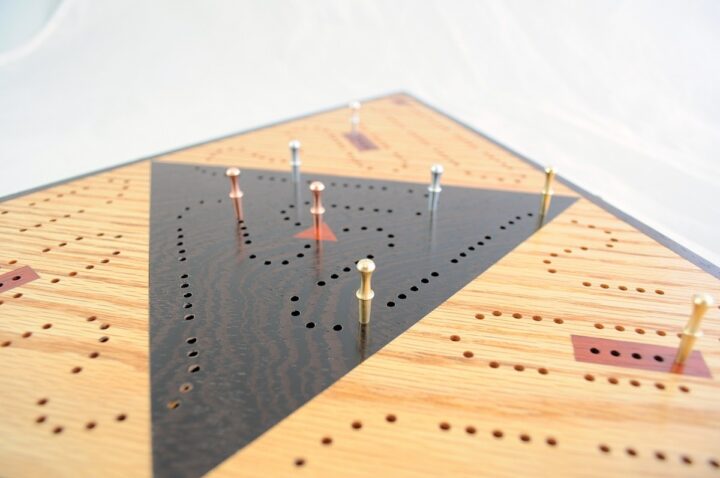 ICB-0041 Triangle Cribbage Board Red Oak & Wenge with Padauk Side